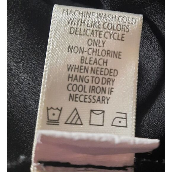 Max Studio Blouse Ladies Size Medium Classic Core - Picture 7 of 9